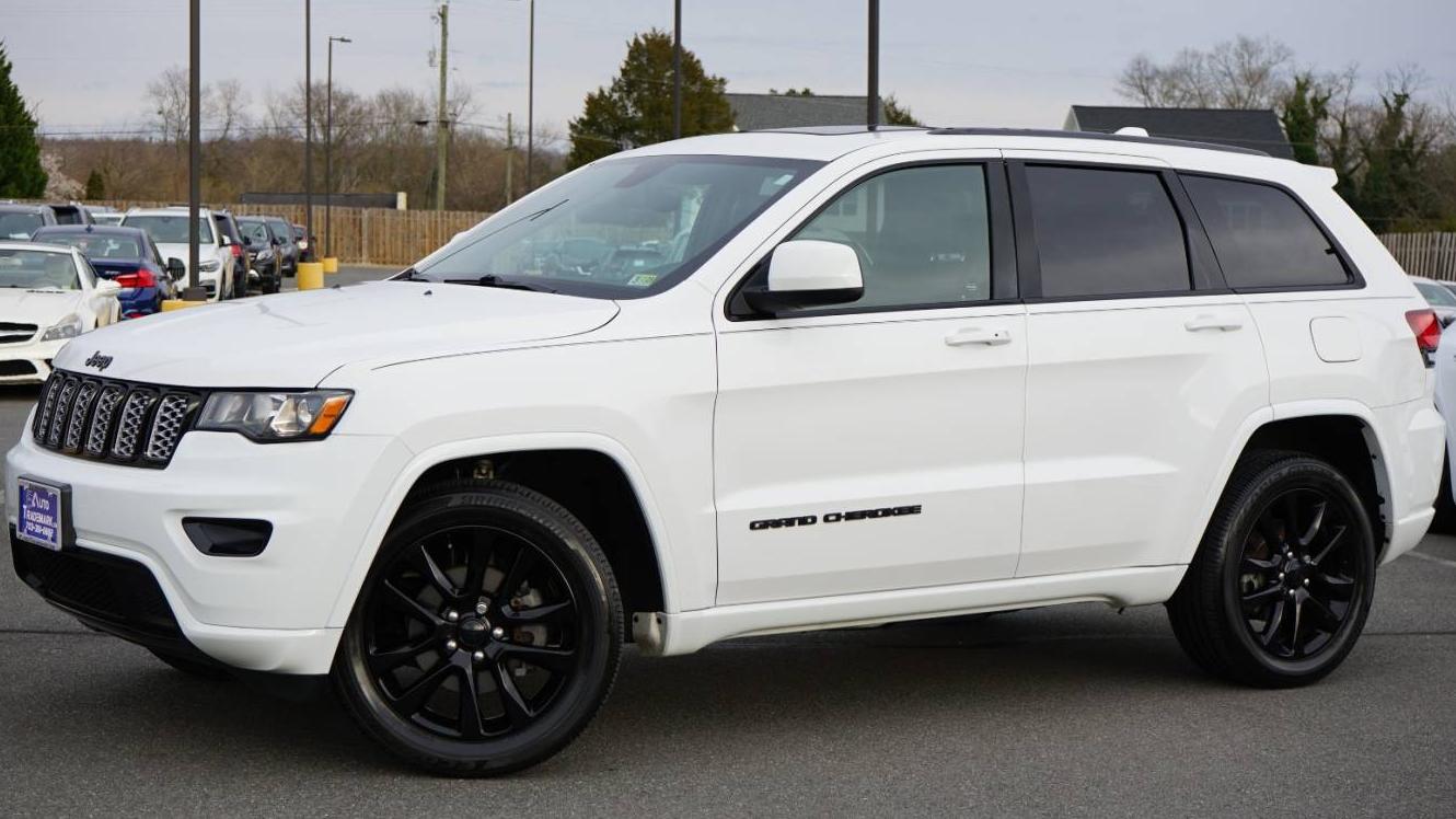 JEEP GRAND CHEROKEE 2018 1C4RJFAG8JC230789 image